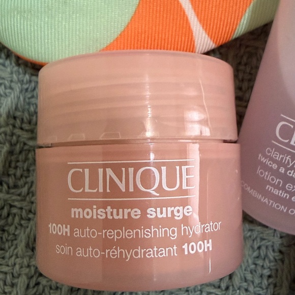 Clinique bundle of travel size items all New - Picture 6 of 10